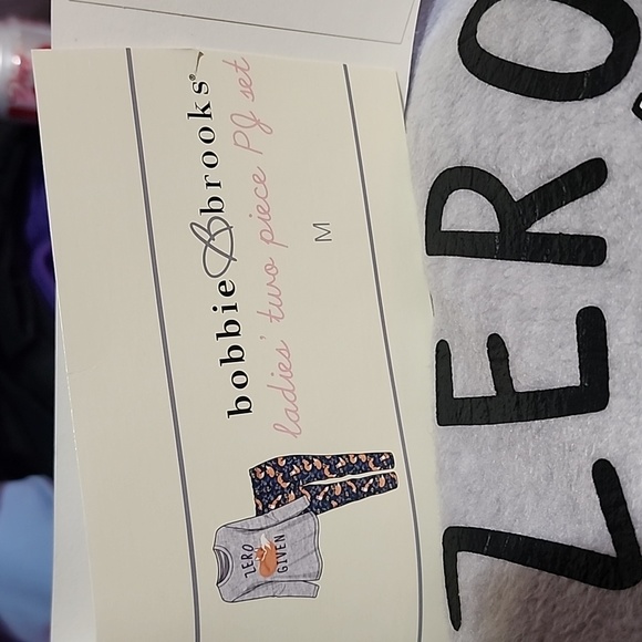 NEW IN PACKAGE  - BOBBIE BROOKS LADIES TWO PIECE PJ SET  SIZE  ( MEDUIM  ). - Picture 2 of 9